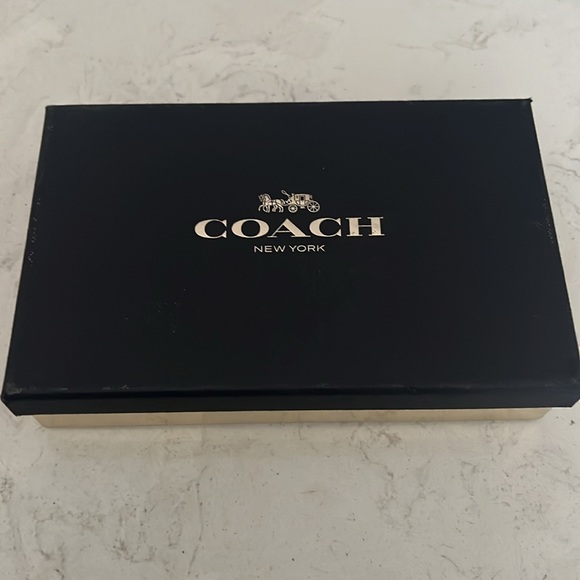 NWT Coach wristlet - Picture 3 of 3